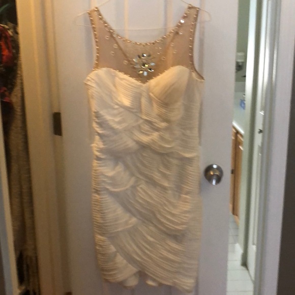 Adrianna Papell Dresses & Skirts - White Adrianna Papell collection dress